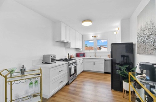 Eastern Malibu Apartment | Carbon beach Suite Su