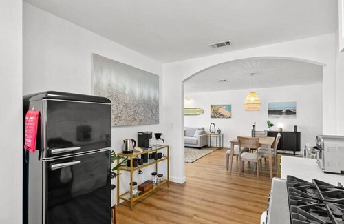 Eastern Malibu Apartment | Carbon beach Suite Su
