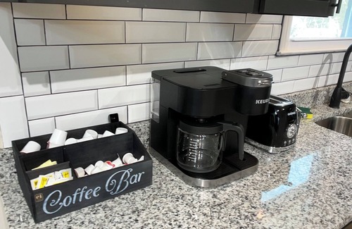 Clarksville House | Carbon Ridge 300mbps WiFi - Dog Friendly
