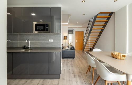 San Vicente Apartment | Cardenal Spinola Duplex Center by Valcambre