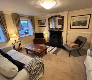 Longnor House | Carder Cottage; A walker’s paradise in Longnor