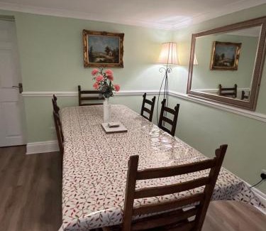Longnor House | Carder Cottage; A walker’s paradise in Longnor
