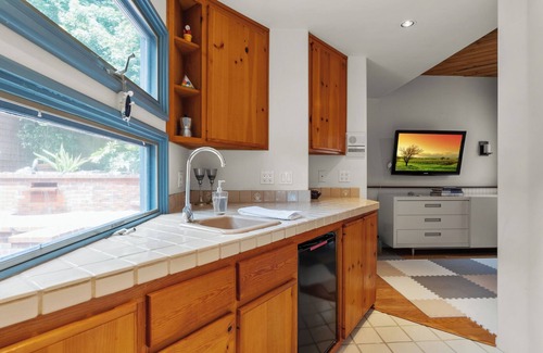 Cardiff-by-the-Sea House | Cardiff By The Sea OceanView Home ~ Featuring Rooftop Patio W/BBQ & Dining!