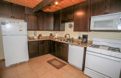 Big Bear House | Cardinal Ridge - Rustic cabin with stellar outdoor features! Wrap-around deck and large yard!