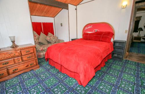 Big Bear House | Cardinal Ridge - Rustic cabin with stellar outdoor features! Wrap-around deck and large yard!