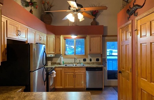 Lake Delton Condo | Caribbean Club Resort