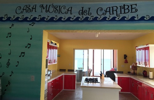 Centro - Supmza 001 House | ★Caribbean front luxury with HEATED salt water infinity pool★ 5 min to town