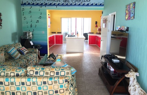 Centro - Supmza 001 House | ★Caribbean front luxury with HEATED salt water infinity pool★ 5 min to town