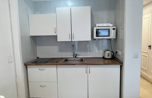 Carihuela Apartment | Carihuela Beach, CASTILLO DE SANTA CLARA, wifi, swimming pool