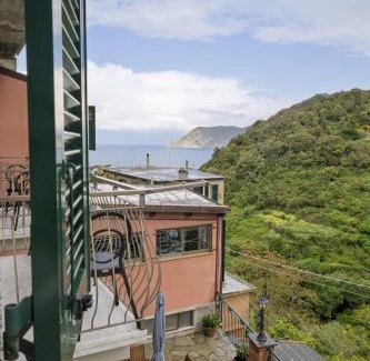 Corniglia Apartment | Carina House
