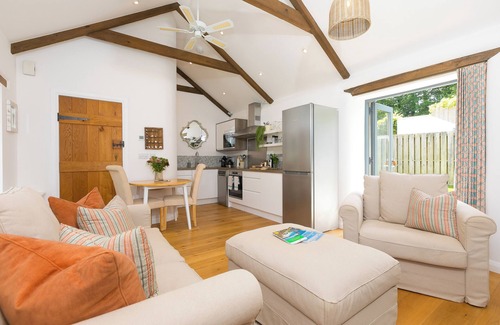 Newquay House | CARINES BARNS - TRE, pet friendly, luxury holiday cottage in Cubert