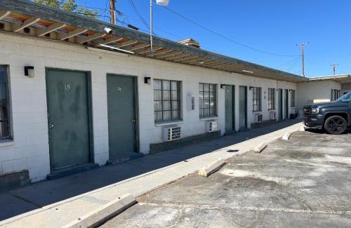 Rosamond Hotel | Carl's Motel