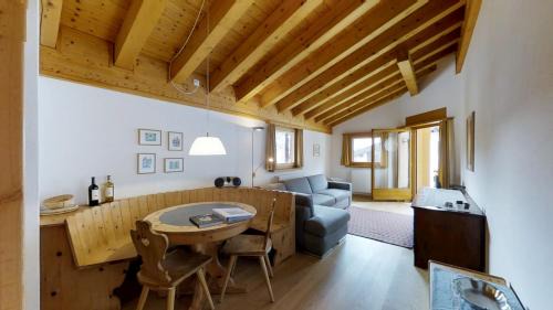 Sils-Maria Apartment | Carla 12