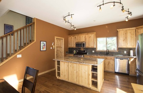Harrison Cabin | Carlin Bay Retreat on Lake Coeur d'Alene - Eagle Watch this Winter!
