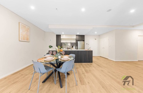 Carlingford Apartment | Carlingford two-bedroom two-bathroom apartment