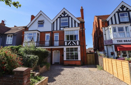 Skegness Cottage | Carlton House