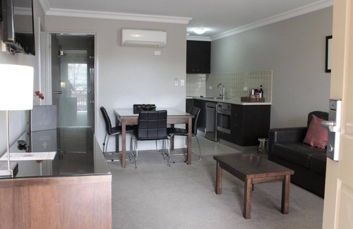 Wagga Wagga Hotel | Carlyle Suites & Apartments