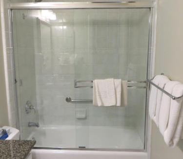 Northeast Carmel Hotel | Carmel Bay View Inn