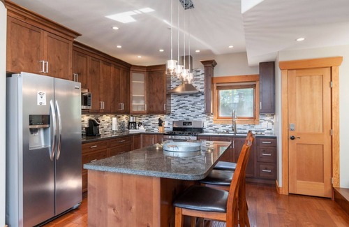 Blind Bay House | Carmel Beach Private Lodges - Unit #1. Lakefront 3 bedroom unit.