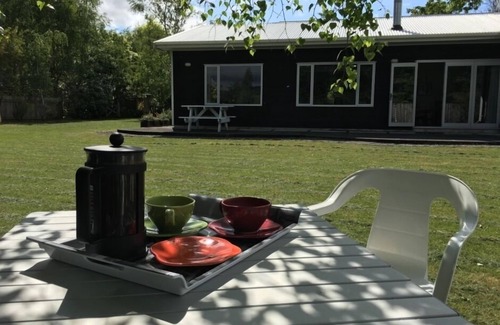 Turangi House | Carmel Cottage Trout Fishing Mountain and Bush Walks