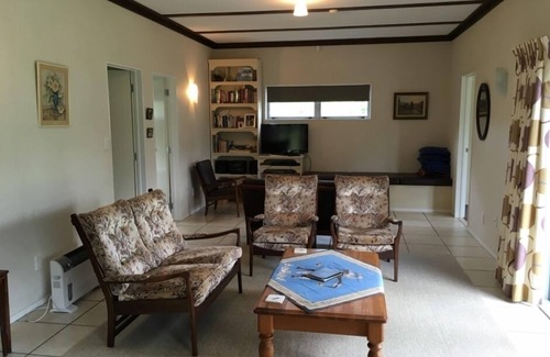 Turangi House | Carmel Cottage Trout Fishing Mountain and Bush Walks