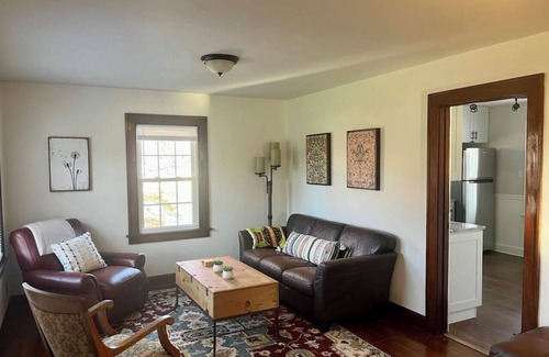 Indianapolis House | Carmel "Homeplace" Cottage - 2BR 1bath