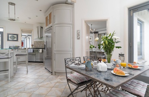 Zennor House | Carn Cobba - sprawling home with spectacular views, dog friendly, parking
