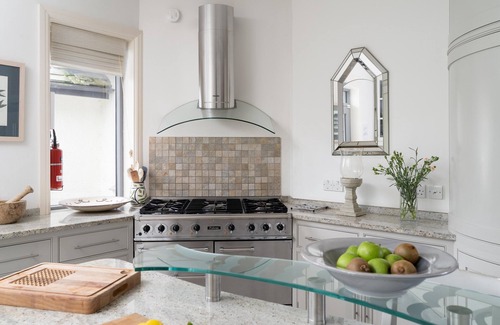 Zennor House | Carn Cobba - sprawling home with spectacular views, dog friendly, parking