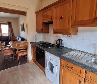 Kelvinbridge Apartment | Carnarvon Street City Centre Apartment
