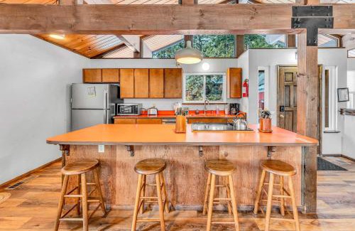 Carnelian Bay House | Carnelian Bay Retreat with Deck & Bonus Room