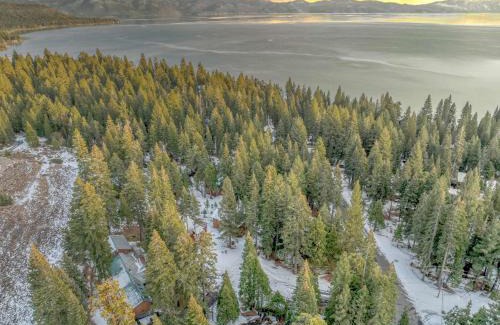 Carnelian Bay House | Carnelian Bay Retreat with Deck & Bonus Room