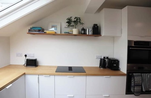 Falmouth House | Carnmarth - central but quiet newly modernised 3 bed - stylish, light and fresh.