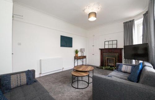 Carnoustie Apartment | Carnoustie Residence - SJA Stays - 3 Bed Apartment