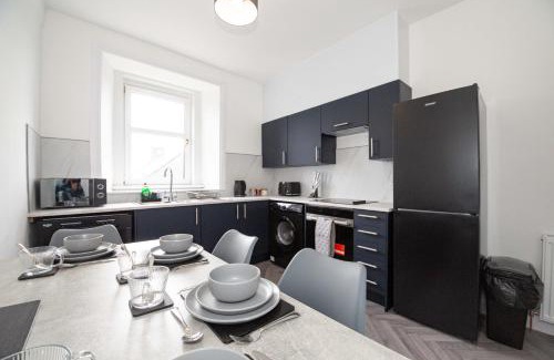 Carnoustie Apartment | Carnoustie Residence - SJA Stays - 3 Bed Apartment