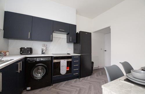 Carnoustie Apartment | Carnoustie Residence - SJA Stays - 3 Bed Apartment