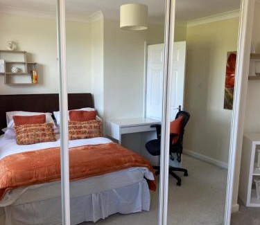 Kenfig Hill House | Carol,s Place Near Porthcawl, Margam, Bridgend & M4 Value for Money