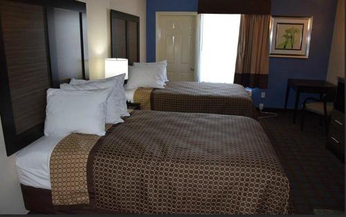 Seven Oaks Hotel | carolina lodge