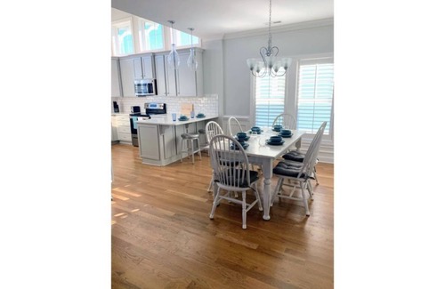 Holden Beach House | Carolina Skies Holden Beach. 3 min walk to beach! Premier Host -Guest Favorite!