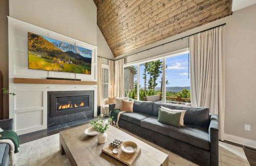 Lenoir House | Carolina Tops