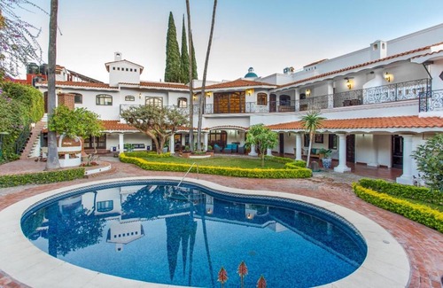 Ajijic Bed & Breakfast | Caroline Bella Bed & Breakfast