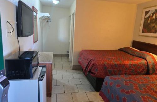 Opelika Hotel | Carpet Inn