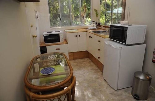 Ringwood North Cottage | Carr's Cottage on the Hill