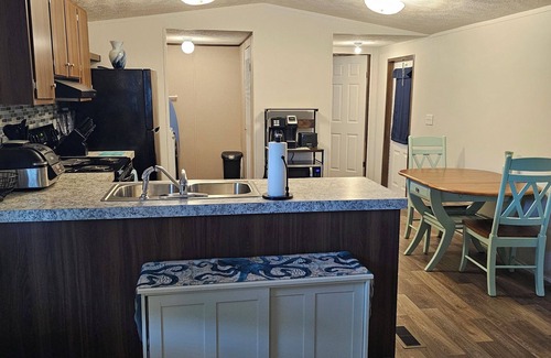 Berlin House | Carra's Cottage -3 bed 2 bath home, minutes from Berlin's town center and OC.