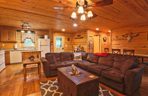 Bladensburg Cabin | Carriage House Cabin #1 - Near Three Rivers