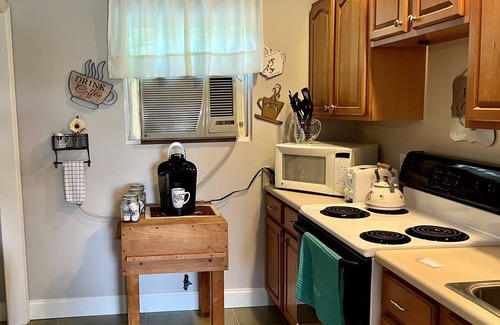 Tracy City Apartment | Carriage House;Caverns;Fiery Gizzard;Pets;S. Cumberland Parks;Bluff; Longhorns