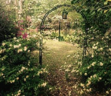 Lexington Villa | Carriage House Villa and gardens in downtown historic Lexington SC