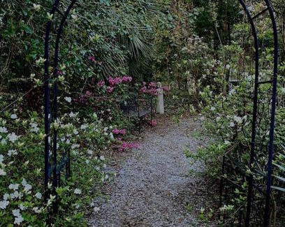 Lexington Villa | Carriage House Villa and gardens in downtown historic Lexington SC