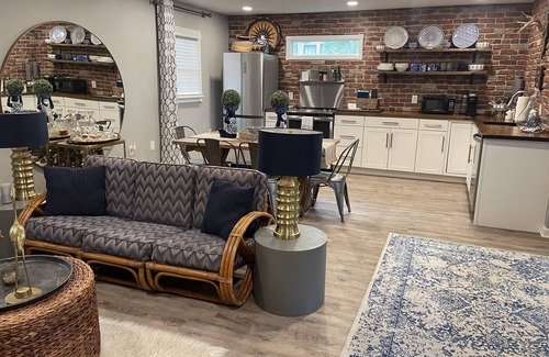 Paducah Apartment | Carriage House with heated garage