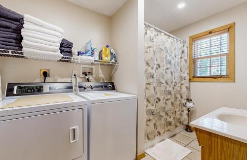 Sylva House | Carrie’s Cabin