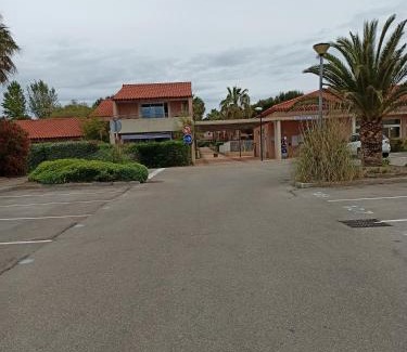 Martigues House | CARRO PROCHE MER MAISON DANS RESIDENCE 3 étoiles avec piscine et tennis